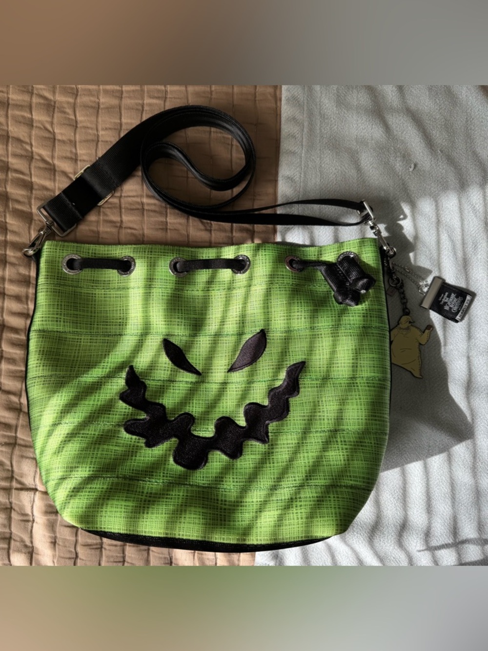 Harvey’s Oogie Boogie Convertible Park Hopper - EUC